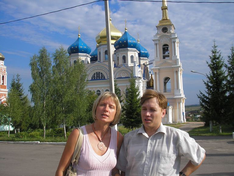 Детские писатели Дмитрий Суслин и Елена Учачева в орловской области